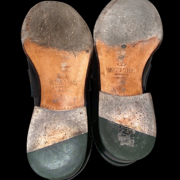 Valentino Garavani Black Loafers - Picture 4 of 4